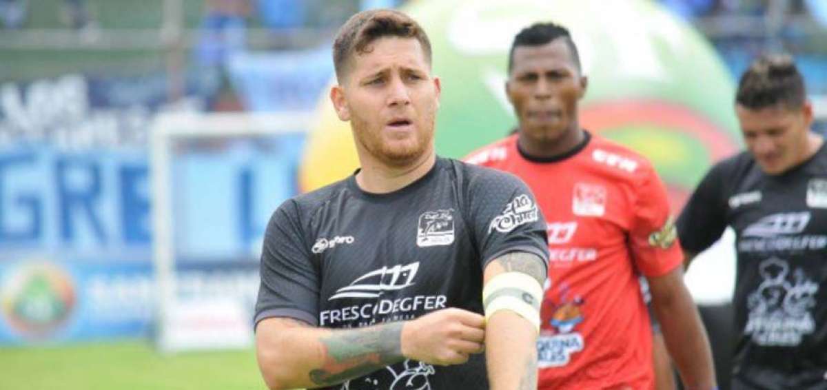 Delf&iacute;n pide a Emelec se abstenga de contratar a Francisco Silva