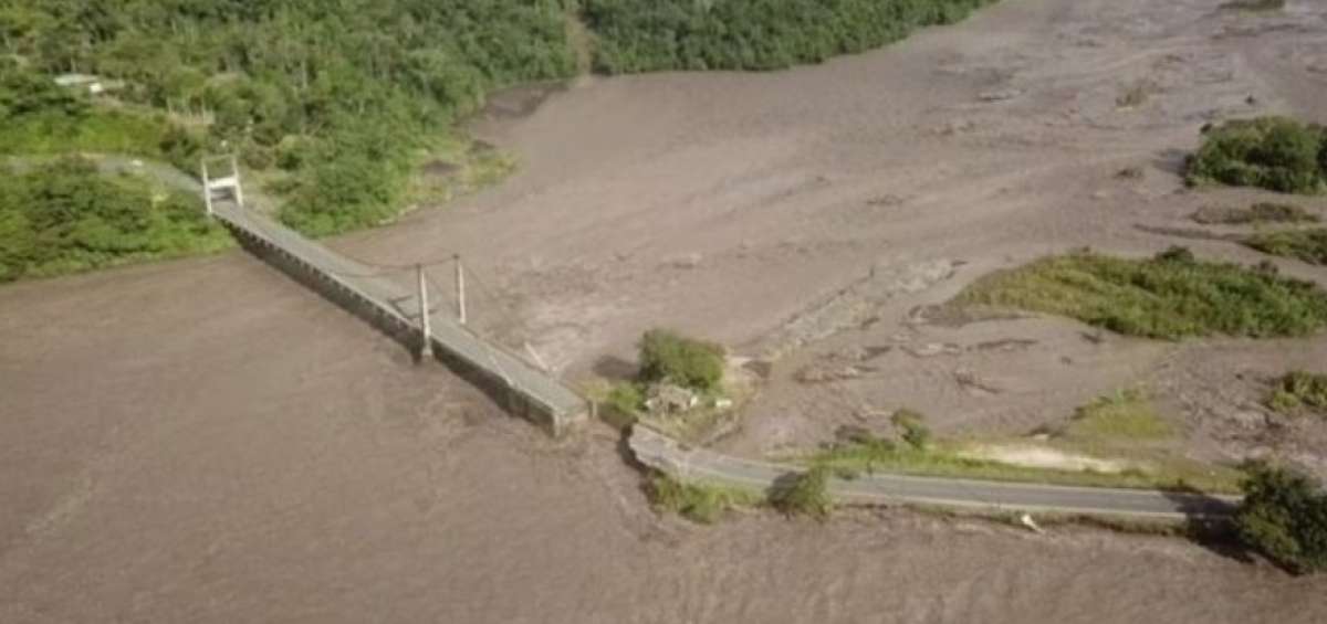 V&iacute;a Macas-Puyo se cerr&oacute; por desbordamiento del r&iacute;o Upano