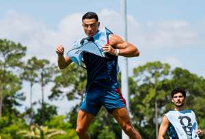 Cristiano Ronaldo se prepara para enfrentar junto a Portugal a RD Congo.