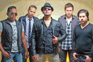 La banda Rocktop&iacute;a est&aacute; integrada por  Gustavo Aguilar (bater&iacute;a), Carlos Rivera (guitarra), Cristian Mi&ntilde;o (voz), Andr&eacute;s Mora (bajo) y Jorge Garc&iacute;a (flauta traversa). Tienen una nueva canci&oacute;n.