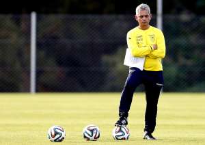Reinaldo Rueda dirigi&oacute; a la selecci&oacute;n hasta el partido frente a Francia. En julio pasado el directorio de la Ecuaf&uacute;tbol decidi&oacute; no renovarle el contrato. Foto: Archivo / El Tel&eacute;grafo.