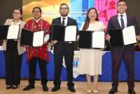Asambleístas electos de Cañar recibieron las credenciales a cargo del CNE.  