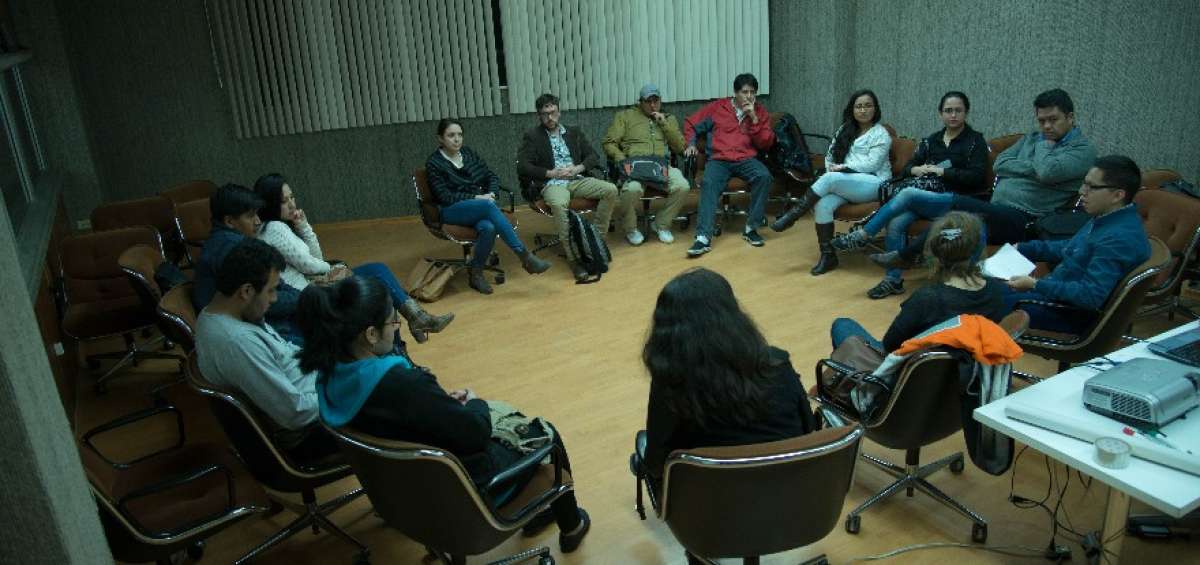 Ciudadanos se re&uacute;nen para evaluar los avances del proyecto y preparar maratones de mapeo colectivo.