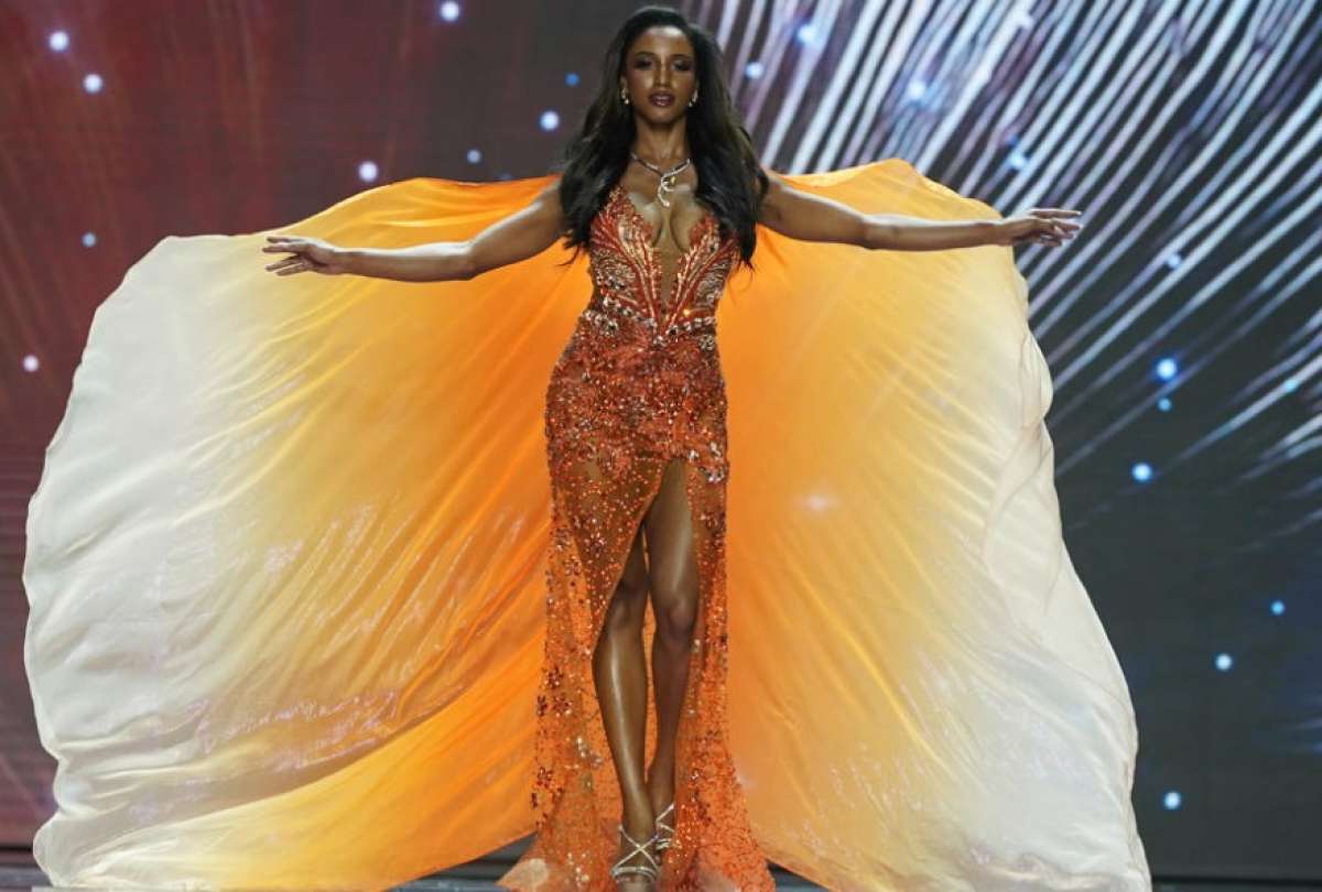 La Miss Jamaica sufrió una aparatosa caída en la ceremonia previa del Miss Universo.
