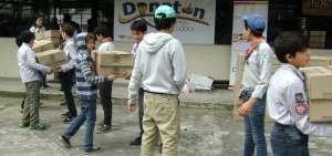 Voluntarios de 7 a 21 a&ntilde;os asumen el compromiso de dotar de alimento focalizado a los habitantes de la poblaci&oacute;n de San jos&eacute; de Chamanga en la provincia de Esmeraldas.