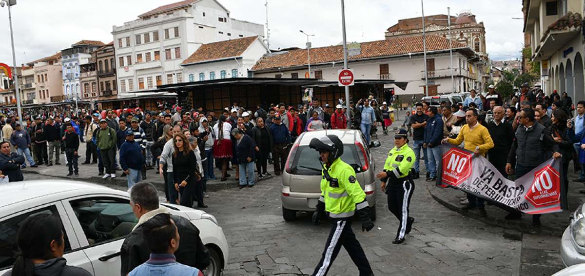 Las protestas de comerciantes del sector estaban dirigidas para que se reabra el tr&aacute;nsito, seg&uacute;n ellos, las ventas se han visto afectadas.
