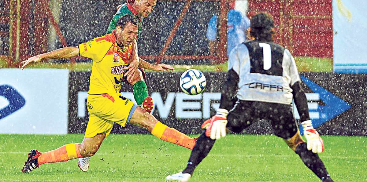 Crucero del Norte (amarillo) ascendi&oacute; el domingo pasado a la primera divisi&oacute;n tras golear 3-0 a Patronato. Foto: Internet.