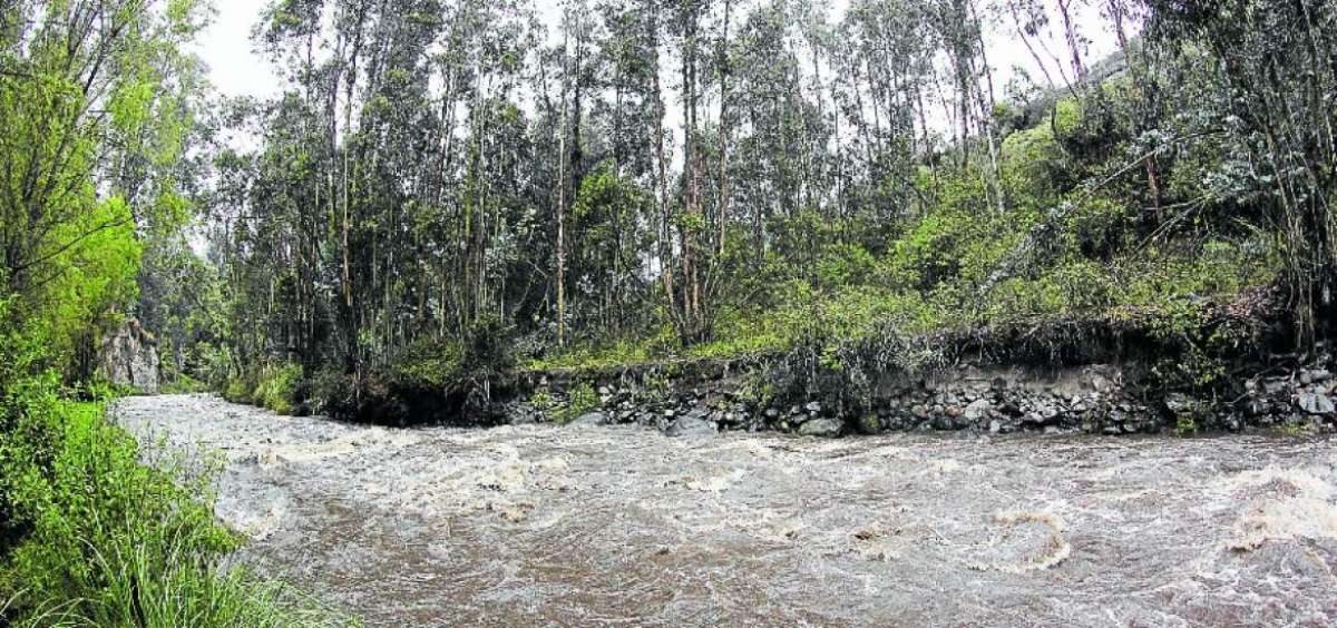 Pese a ser considerada una de las provincias m&aacute;s secas del Ecuador, en Tungurahua hay grandes afluentes, como el R&iacute;o Verde, en la frontera provincial con Pastaza.
