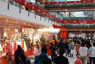 Esperaron hasta 11 horas para ingresar en la apertura de la tienda de H&amp;M