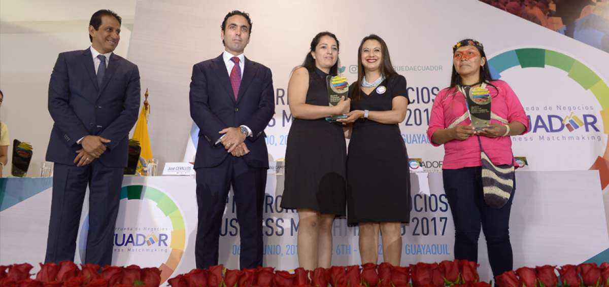 Mucha alegr&iacute;a hubo entre los representantes de las mipymes que ayer recibieron el reconocimiento por parte de ProEcuador.
