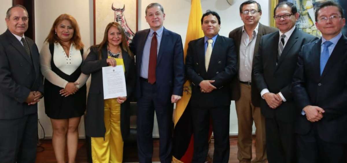 La Canciller&iacute;a aprob&oacute; el estatuto constitutivo de la Corporaci&oacute;n Ecuatoriana de Movilidad Humana (Coremh)