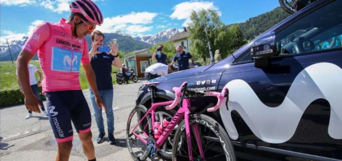 Carapaz recibi&oacute; emocionado su nueva bicicleta