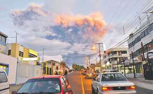 Cerca de las 18:30 del viernes se registr&oacute; una gran erupci&oacute;n en el volc&aacute;n.