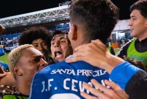 Emelec gan&oacute; en Ambato.