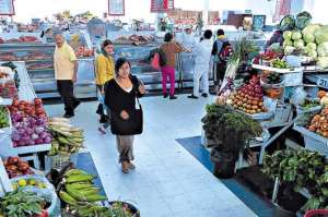 El mercado San Francisco fue fundado en el siglo XIX y fue el primero en su tipo de la ciudad. Actualmente,  150 comerciantes laboran en el lugar en buenas condiciones. Foto: &Aacute;lvaro P&eacute;rez |  El Tel&eacute;grafo