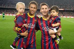 Romario aconseja a Neymar dejar problemas fuera de campo y aprender de Messi