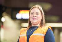 En el Metro hay 90 operadores; de ellos 18 son mujeres. Aquí te contamos la historia de Doris Simbaña, quien dio movimiento al tren en el primer día de operaciones.  