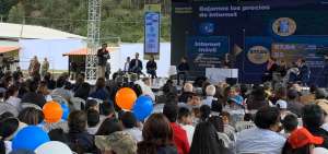 En la parroquia Rumipamba se present&oacute; este mi&eacute;rcoles 27 de noviembre el programa "Internet Para Todos".