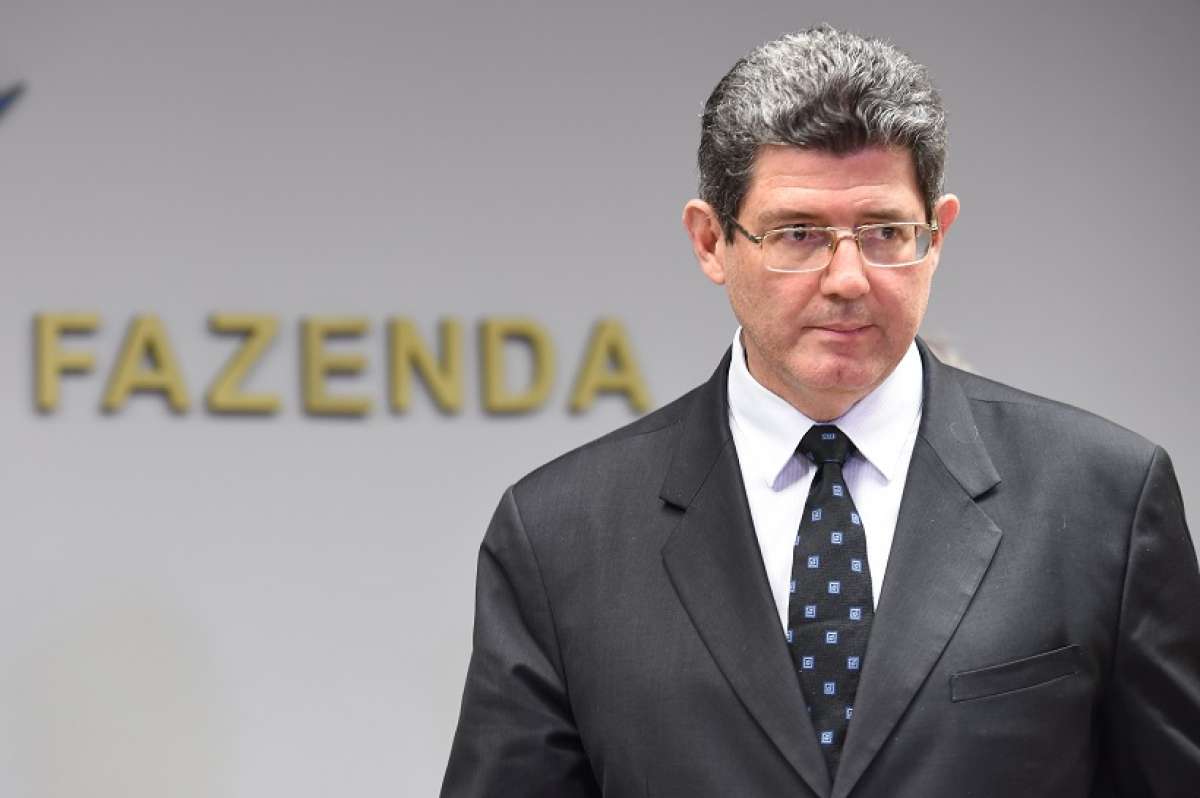 El ministro de Hacienda en Brasil, Joaquim Levy, comunic&oacute; sobre el plan que consiste en postergar ajustes salariales. Foto: AFP