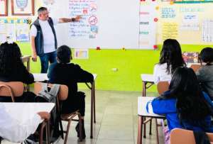 Ministerio de Educación activa clases no presenciales en cuatro distritos por prevención y resguardo de la comunidad educativa