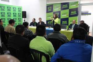 Los representantes de la organizaci&oacute;n pol&iacute;tica se reunieron hoy, en Quito. Foto: Cortes&iacute;a