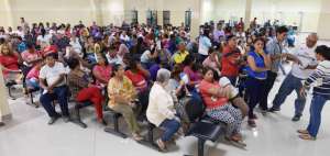 Una nueva sala de espera fue recientemente inaugurada en la Penitenciar&iacute;a del Litoral, en Guayaquil. Cuenta con climatizaci&oacute;n, tiene ventanillas para servicio a los visitantes y una pantalla, en la que se muestran los turnos de ingreso. Antes los familiares deb&iacute;an esperar afuera.