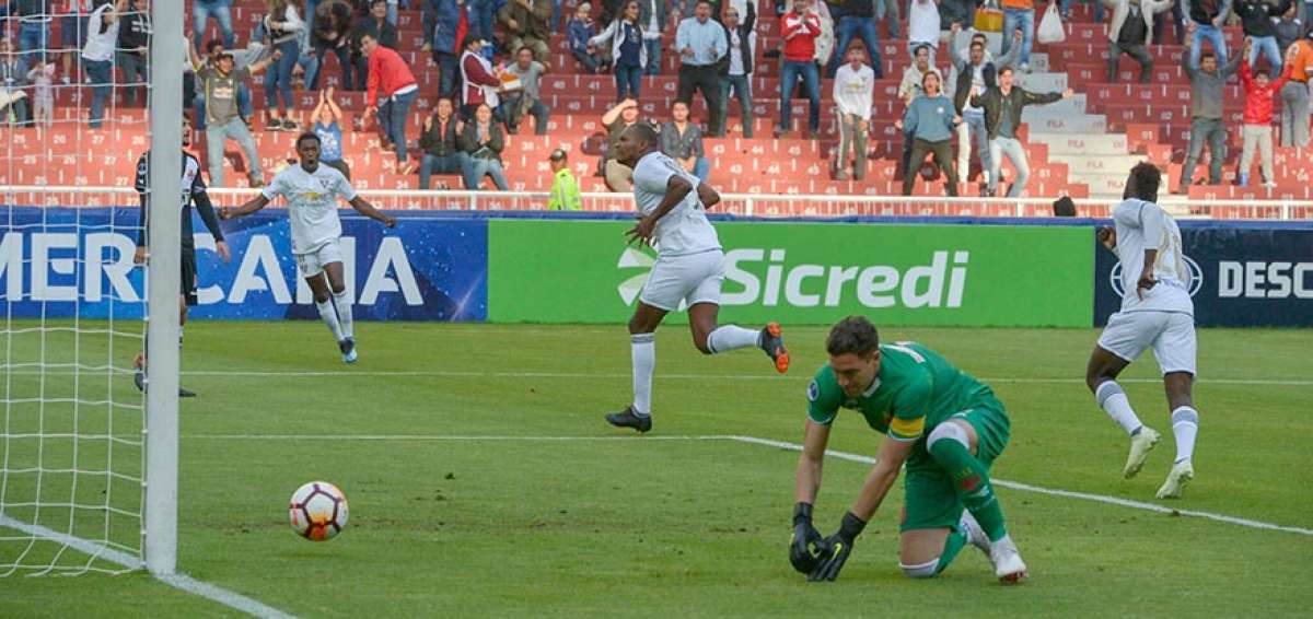 El equipo &ldquo;albo&rdquo; alinear&aacute; en la delantera a Juan Anangon&oacute; (centro), quien marc&oacute; dos goles en el duelo de Sudamericana ante Vasco da Gama.