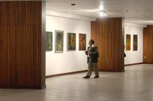 sobre la artista y su obra, Yvone Z&uacute;&ntilde;iga ha concluido que "percib&iacute;a la &eacute;poca gris o quiz&aacute; la noche en la que ella se iba internando paulatinamente hasta encontrarse con el luminoso e infinito silencio"