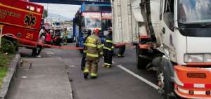 Labores de rescate del Cuerpo de Bomberos.