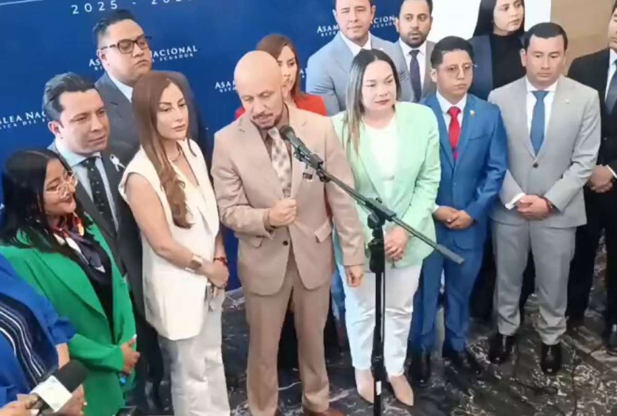 Andr&eacute;s Castillo, legislador de ADN, pidi&oacute; cambio en el orden del d&iacute;a para tratar en el Pleno el tema de la presunta utilizaci&oacute;n de c&aacute;maras de Segura EP. 