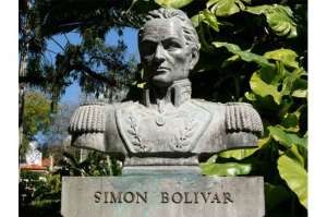 Asociaci&oacute;n Cultural Las Pe&ntilde;as realiza conversatorio sobre Sim&oacute;n Bol&iacute;var