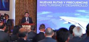 Gabriel Mart&iacute;nez, ministro de Transporte y Obras P&uacute;blicas, durante la presentaci&oacute;n.