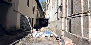 Esta es la calle Santa Ana, entre la Catedral y el viejo Seminario San Luis, que ser&aacute; abierta al p&uacute;blico. Foto: Fernando Machado / El Tel&eacute;grafo