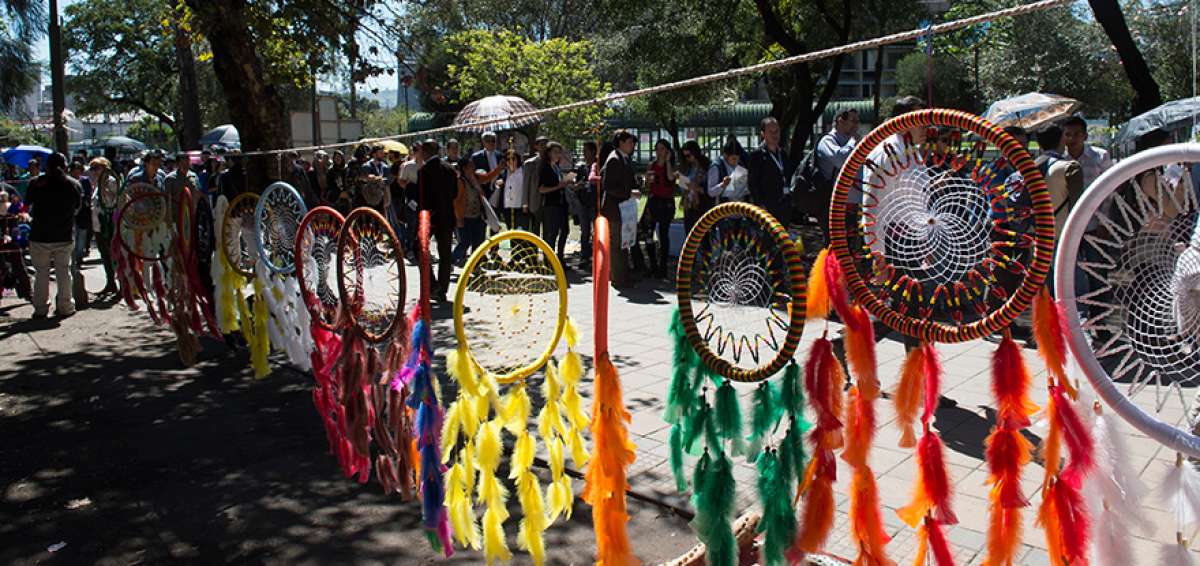En el segundo d&iacute;a del encuentro persistieron las extensas filas en el parque El Ejido.