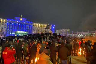 Llegan a Kazajistán tropas rusas para hacer frente a la ola de protestas
