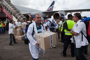 La mayor de cantidad de galenos cubanos estuvo trabajando en Sierra Leona para intentar controlar la epidemia. FOTO: Internet 