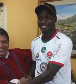 El jugador ecuatoriano reforzar&aacute; al club del ponchito por una temporada. Foto: @Vanessa975