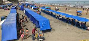 Al tercer d&iacute;a del feriado sale el sol en playas manabitas