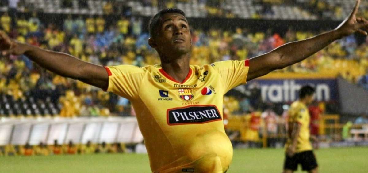 Barcelona gole&oacute; a Deportivo Cuenca en la despedida de Almada