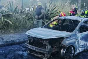 La Polic&iacute;a investiga si el veh&iacute;culo est&aacute; relacionado con las detonaciones registradas en las avenidas Amazonas y Eloy Alfaro. De forma preliminar, se inform&oacute; que el autom&oacute;vil hallado es un sed&aacute;n, mientras que el usado para lanzar los explosivos ser&iacute;a un Jeep.