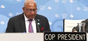 El primer ministro de Fiyi, Frank Bainimarama, en la ceremonia de apertura de la COP23, solicit&oacute; que se mantenga el rumbo fijado en el acuerdo de Par&iacute;s.