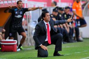 Unai Emery asegur&oacute; que el papel de favorito deben ratificarlo en la cancha. Foto: AFP