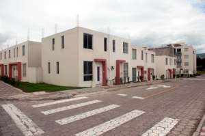 Varias urbanizaciones son construidas con pr&eacute;stamos hipotecarios del IESS. Foto: John Guevara |  El Tel&eacute;grafo