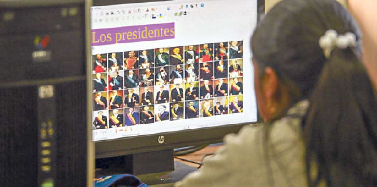 Los facilitadores de los infocentros est&aacute;n pendientes que los alumnos investiguen y no solo copien de Internet.