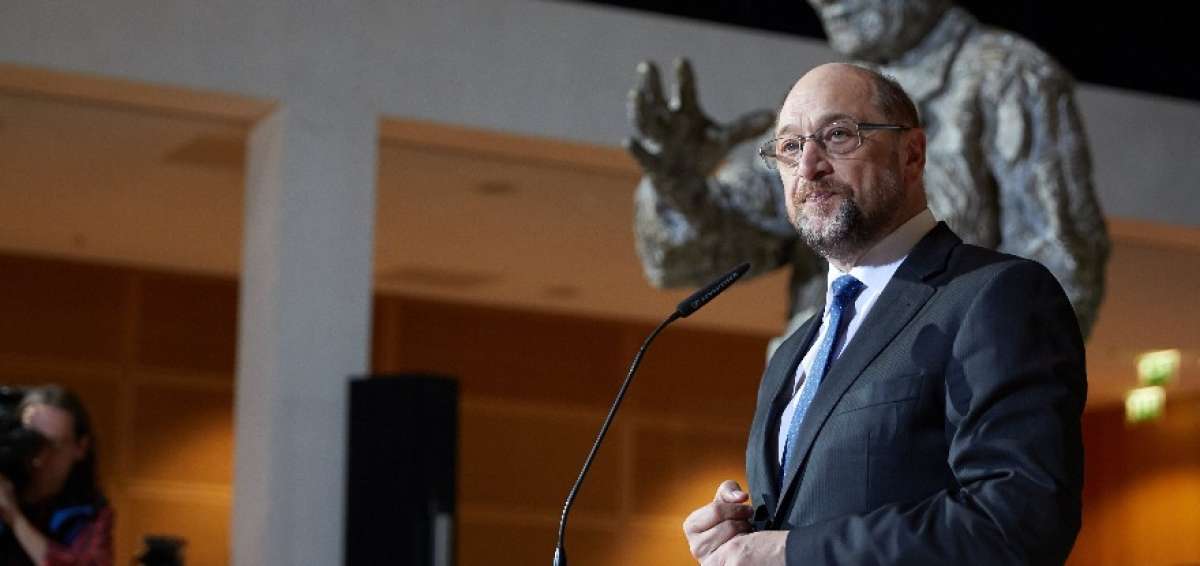 - El presidente del Partido Socialdem&oacute;crata Alem&aacute;n (SPD), Martin Schulz, ofrece una rueda de prensa en su sede de Berl&iacute;n.