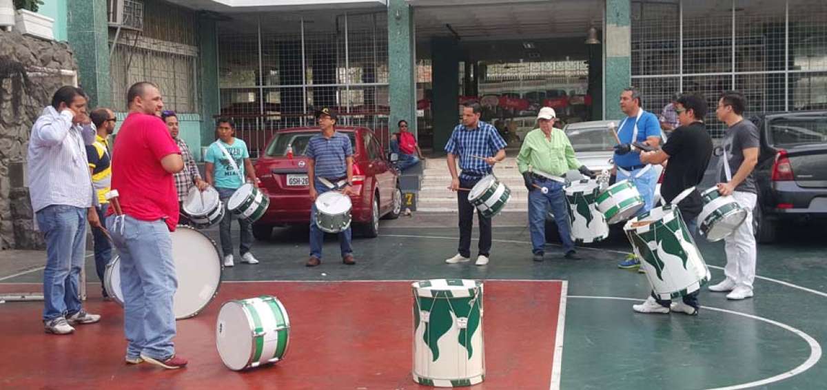 La banda de los exalumnos es un proyecto que tiene como  objetivo compartir pese al paso de los a&ntilde;os.   