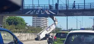 Cinco carriles en la Av. del Bombero estar&aacute;n cerrados por 24 horas tras accidente