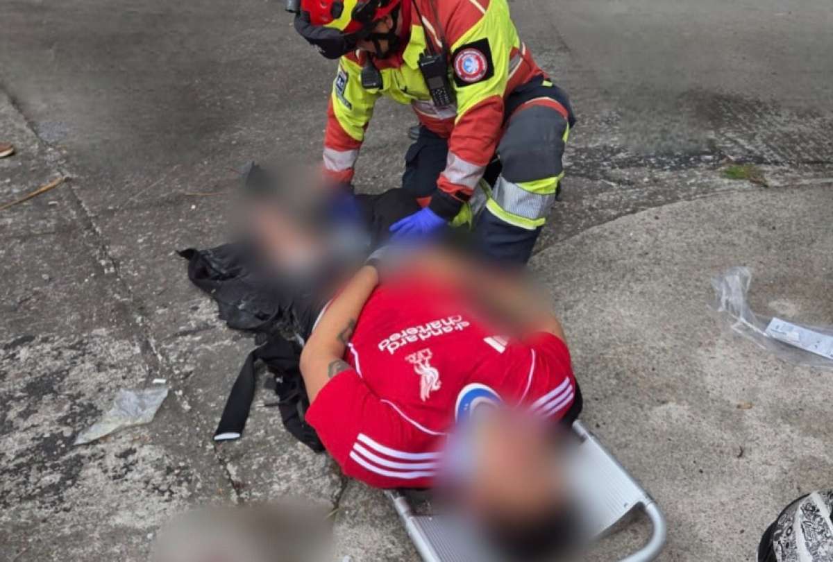 Quito: un motociclista cayó desde un paso a desnivel