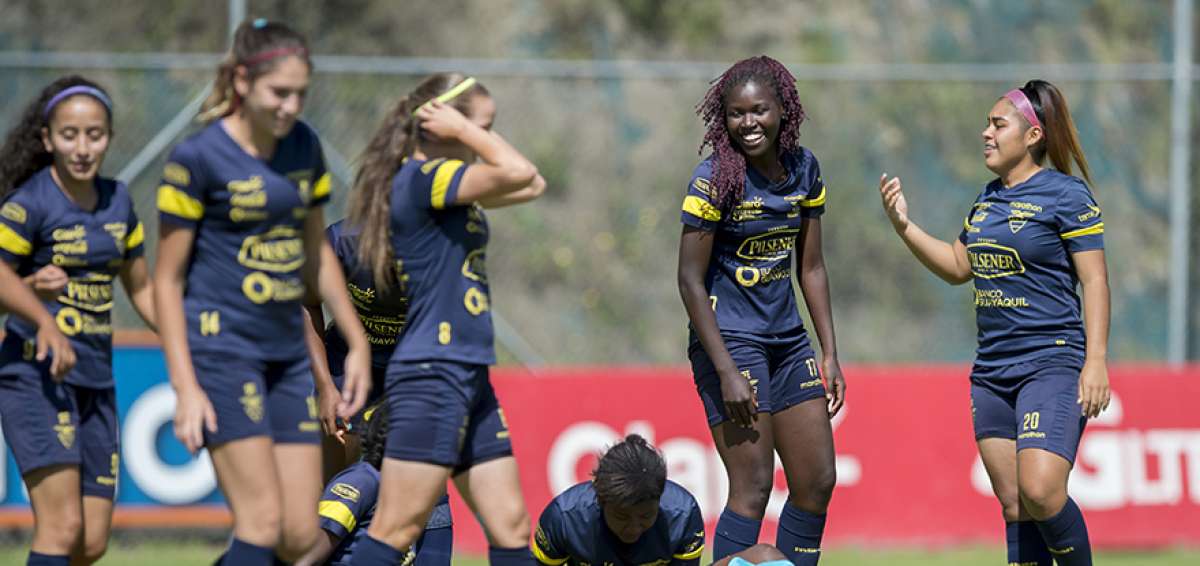 La defensa central Tamara Angulo integra la selecci&oacute;n nacional desde sus 13 a&ntilde;os. Siempre ha jugado para el club Uni&oacute;n Espa&ntilde;ola de Guayaquil.
