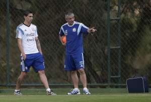 &Aacute;ngel Di Mar&iacute;a (izq.) sufri&oacute; una lesi&oacute;n que le impidi&oacute; jugar la final ante Alemania.